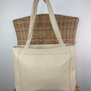 Levenger Fine Leather Tools Two-Piece Tote Shoulder Bag Crossbody Bag Cream